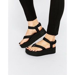 Teva platform Flip flop sandals / size 8